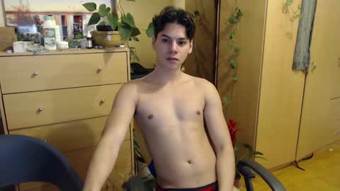 Snapshot of cute_boy859 chatting on 12/24/24, 08:16 Tomas online show from 12/24/24, 08:16