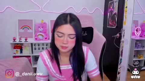 Snapshot of cute_dani__ chatting on 02/07/25, 11:23 Dani  online show from 02/07/25, 11:23