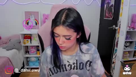 Snapshot of cute_dani__ chatting on 03/03/25, 11:33 Dani  online show from 03/03/25, 11:33