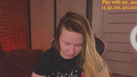 Snapshot of cute_darina chatting on 02/12/25, 02:03 Everyday stream in the same time online show from 02/12/25, 02:03
