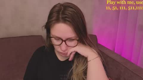 Everyday stream in the same time online show from 10/28/25, 01:09