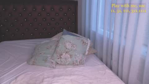 Everyday stream in the same time online show from 05/17/26, 01:36