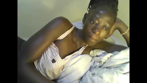 Snapshot of cute_doria chatting on 02/17/25, 01:47 cute_doria online show from 02/17/25, 01:47