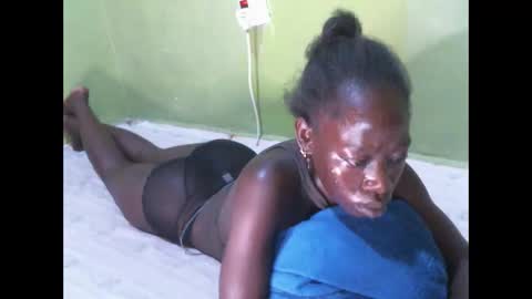 Snapshot of cute_doria chatting on 10/08/25, 02:53 cute_doria online show from 10/08/25, 02:53