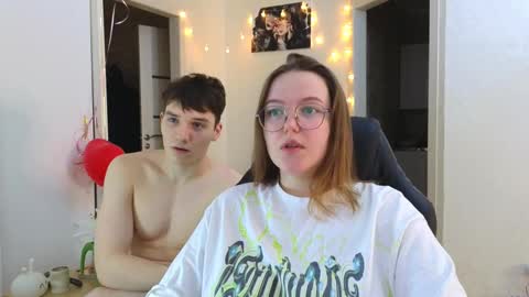 Snapshot of cute_junk chatting on 02/20/25, 12:41 Kite and Jack online show from 02/20/25, 12:41