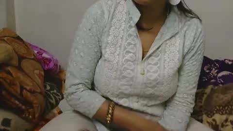 Snapshot of cute_kashmira99 chatting on 11/24/25, 05:34 kashmira online show from 11/24/25, 05:34