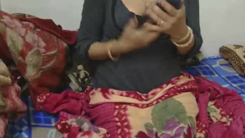 Snapshot of cute_kashmira99 chatting on 12/20/25, 10:33 kashmira online show from 12/20/25, 10:33