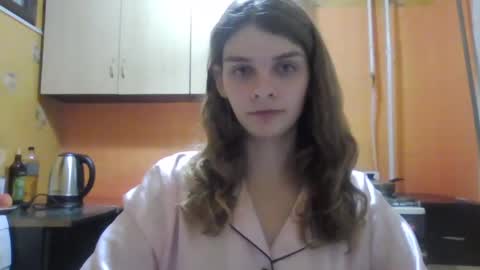 Snapshot of cute_kitte chatting on 12/17/24, 10:43 cute_kitte online show from 12/17/24, 10:43