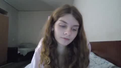 Snapshot of cute_kitte chatting on 12/21/24, 09:15 cute_kitte online show from 12/21/24, 09:15