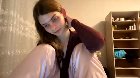 Snapshot of cute_kitte chatting on 01/05/25, 01:03 cute_kitte online show from 01/05/25, 01:03