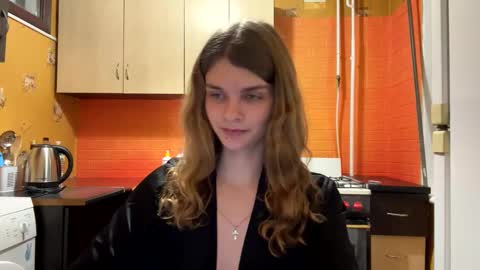 Snapshot of cute_kitte chatting on 01/27/25, 10:06 cute_kitte online show from 01/27/25, 10:06