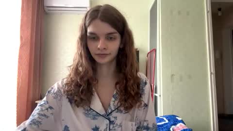 Snapshot of cute_kitte chatting on 11/17/25, 12:11 cute_kitte online show from 11/17/25, 12:11