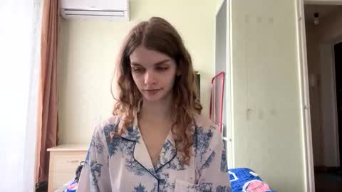 Snapshot of cute_kitte chatting on 11/18/25, 09:58 cute_kitte online show from 11/18/25, 09:58