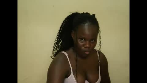 cute_latifah online show from 01/17/26, 08:12