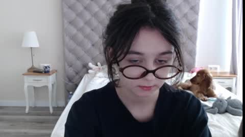 Snapshot of cute_lilia chatting on 05/25/26, 09:26 Lilia online show from 05/25/26, 09:26