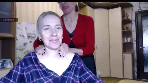 Snapshot of cute_lion_ chatting on 10/29/25, 11:23 cute_lion_ online show from 10/29/25, 11:23