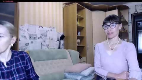 Snapshot of cute_lion_ chatting on 11/10/25, 12:04 cute_lion_ online show from 11/10/25, 12:04