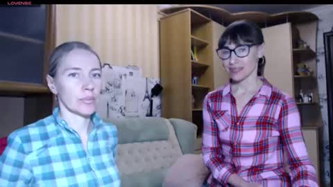 Snapshot of cute_lion_ chatting on 11/20/25, 10:48 cute_lion_ online show from 11/20/25, 10:48