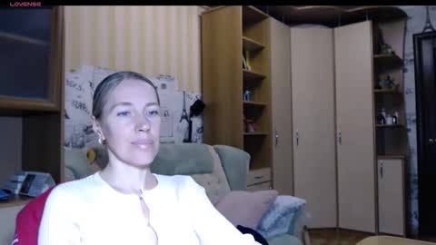 Snapshot of cute_lion_ chatting on 11/21/25, 07:01 cute_lion_ online show from 11/21/25, 07:01