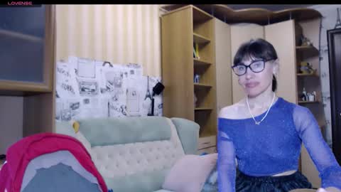 Snapshot of cute_lion_ chatting on 11/23/25, 12:27 cute_lion_ online show from 11/23/25, 12:27