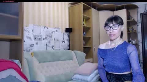 Snapshot of cute_lion_ chatting on 11/24/25, 01:11 cute_lion_ online show from 11/24/25, 01:11