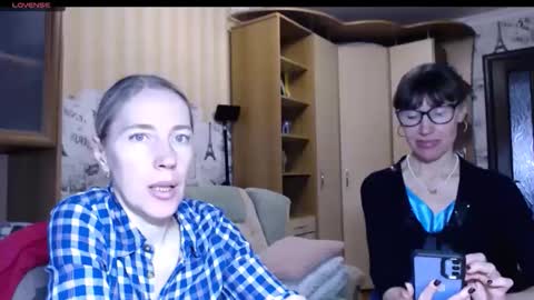 Snapshot of cute_lion_ chatting on 11/27/25, 12:40 cute_lion_ online show from 11/27/25, 12:40