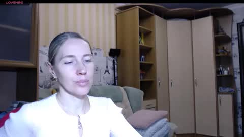 Snapshot of cute_lion_ chatting on 11/28/25, 05:48 cute_lion_ online show from 11/28/25, 05:48