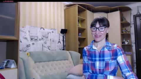 Snapshot of cute_lion_ chatting on 11/29/25, 01:58 cute_lion_ online show from 11/29/25, 01:58