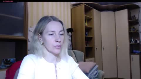 Snapshot of cute_lion_ chatting on 12/15/25, 08:02 cute_lion_ online show from 12/15/25, 08:02