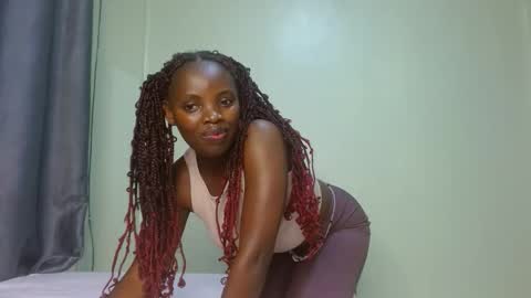 cute_lorna online show from 04/13/26, 10:10