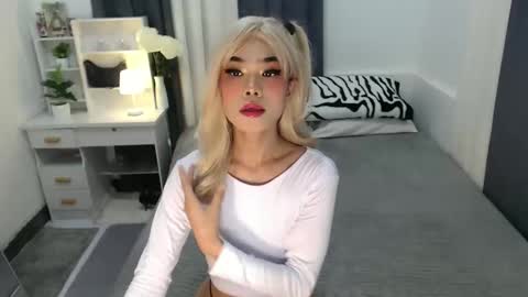 Snapshot of cute_maloi chatting on 11/04/25, 06:56 Jane online show from 11/04/25, 06:56