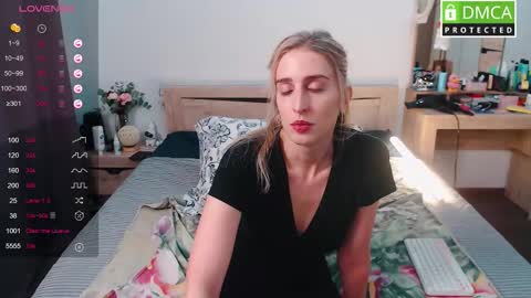 Snapshot of cute_milana chatting on 09/28/25, 11:48 Milana online show from 09/28/25, 11:48