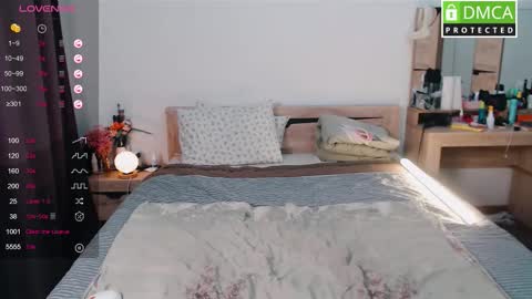 Snapshot of cute_milana chatting on 10/21/25, 12:06 Milana online show from 10/21/25, 12:06