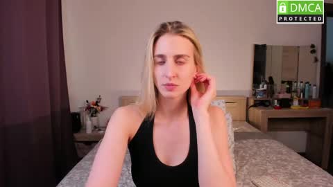 Snapshot of cute_milana chatting on 05/11/26, 01:06 Milana online show from 05/11/26, 01:06