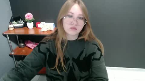 Snapshot of cute_minx chatting on 12/04/24, 09:18 Veronica online show from 12/04/24, 09:18