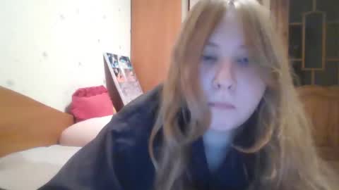 Snapshot of cute_minx chatting on 12/08/24, 12:40 Veronica online show from 12/08/24, 12:40