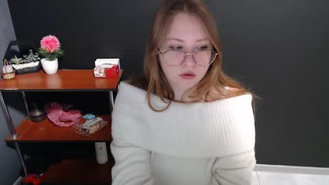 Snapshot of cute_minx chatting on 12/11/24, 07:31 Veronica online show from 12/11/24, 07:31
