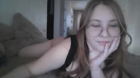 Snapshot of cute_minx chatting on 12/13/24, 08:41 Veronica online show from 12/13/24, 08:41