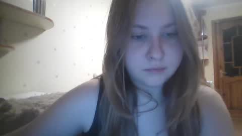 Snapshot of cute_minx chatting on 12/15/24, 08:04 Veronica online show from 12/15/24, 08:04