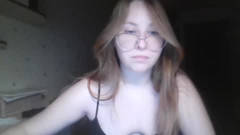 Snapshot of cute_minx chatting on 12/21/24, 10:30 Veronica online show from 12/21/24, 10:30