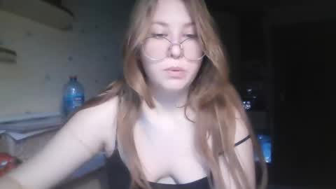 Snapshot of cute_minx chatting on 12/28/24, 12:24 Veronica online show from 12/28/24, 12:24