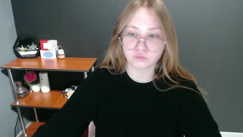 Snapshot of cute_minx chatting on 01/04/25, 07:34 Veronica online show from 01/04/25, 07:34