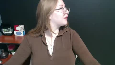 Snapshot of cute_minx chatting on 01/17/25, 07:41 Veronica online show from 01/17/25, 07:41