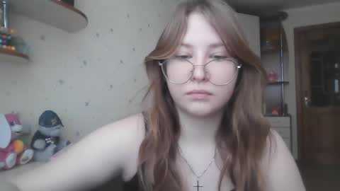 Snapshot of cute_minx chatting on 02/13/25, 10:34 Veronica online show from 02/13/25, 10:34