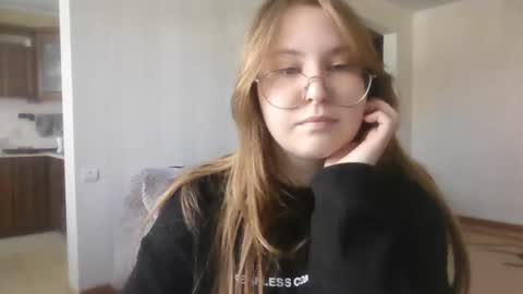 Snapshot of cute_minx chatting on 02/17/25, 10:40 Veronica online show from 02/17/25, 10:40
