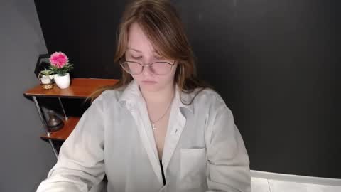 Snapshot of cute_minx chatting on 02/27/25, 11:10 Veronica online show from 02/27/25, 11:10