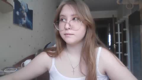 Snapshot of cute_minx chatting on 03/04/25, 11:19 Veronica online show from 03/04/25, 11:19