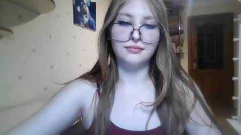 Snapshot of cute_minx chatting on 06/16/26, 07:16 Veronica online show from 06/16/26, 07:16