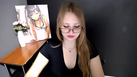 Snapshot of cute_minx chatting on 07/13/26, 09:45 Veronica online show from 07/13/26, 09:45
