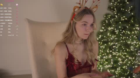 Snapshot of cute_pie_an chatting on 12/29/24, 08:37 AN online show from 12/29/24, 08:37